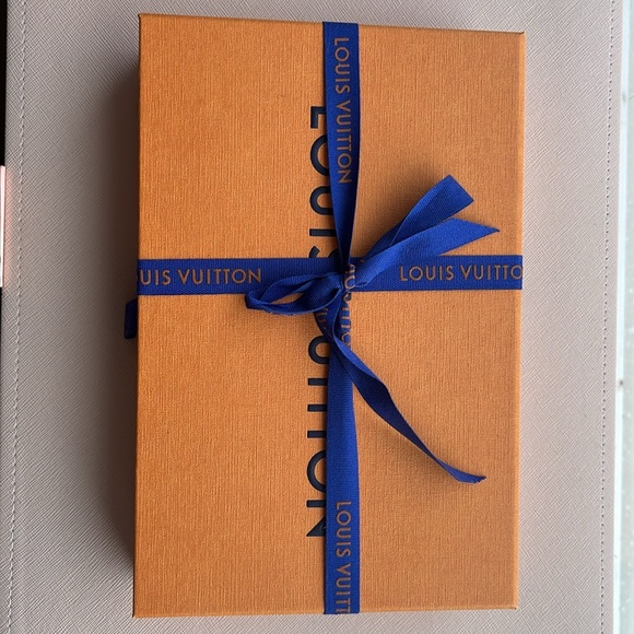 Louis Vuitton Monogram Empreinte Leather Sarah wallet in navy and red - Picture 8 of 8